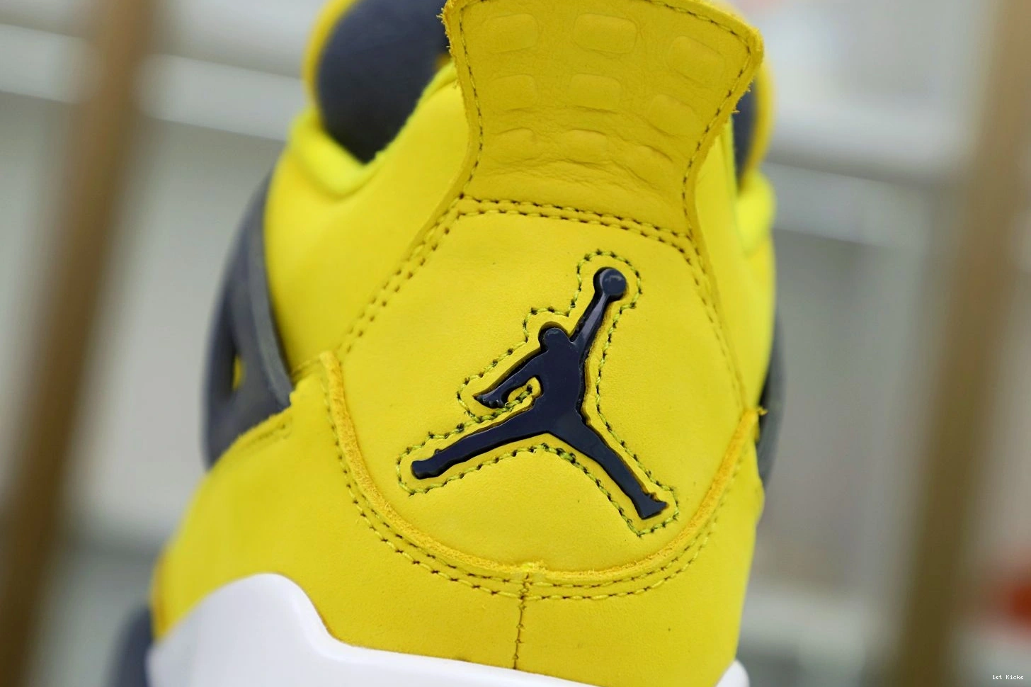 1st Kicks Shoes 4 Kimikick 1992 'LIGHTNING' AIR RETRO AIR JORDAN JORDAN Affordable 1113